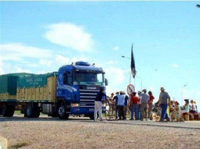 Ayer, a partir de la medianoche corte total de rutas en la regi�n.