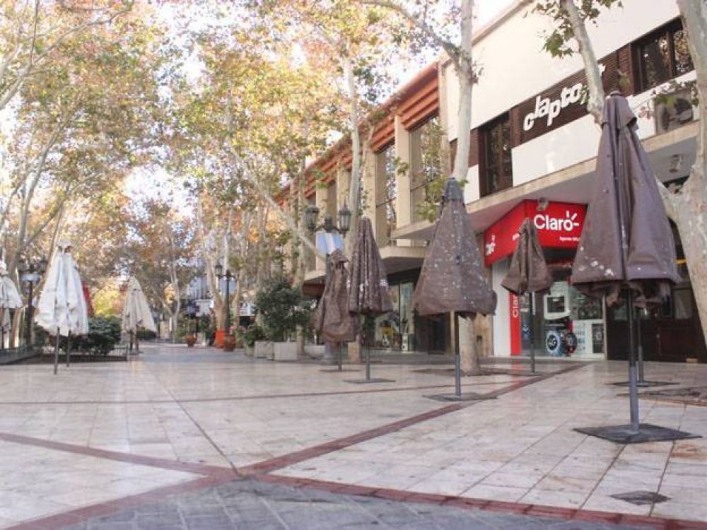 La mayor�a de los locales comerciales del centro no abrir�n el lunes