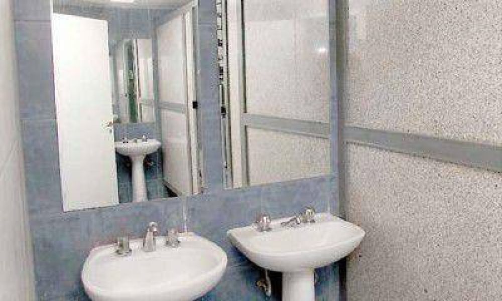 Buscan colocar surtidores con temporizadores en ba�os p�blicos de Mendoza