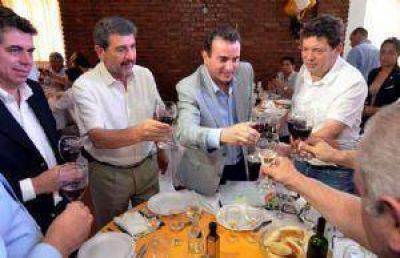 Empresarios del Este hicieron reclamos y el gobernador se enoj�