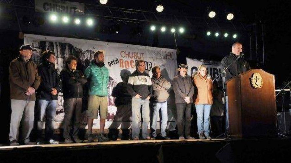 Buzzi inaugur� el evento mundial de escalada �Petzl Roc Trip� en Piedra Parada
