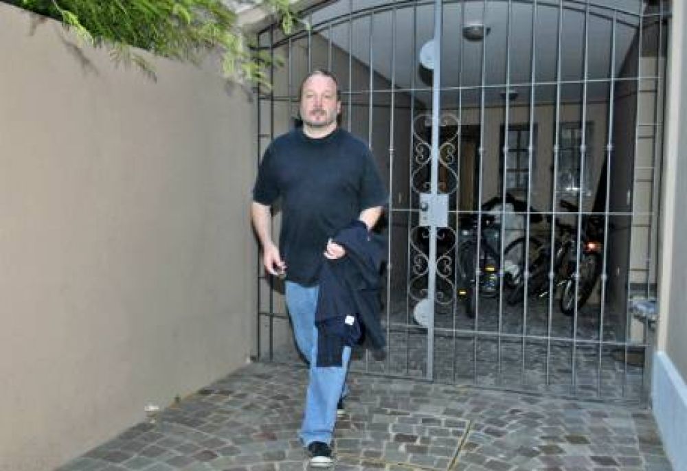 Sabbatella: "Tengo Cablevisi�n pero el 8D lo desconecto si no cumple la ley"