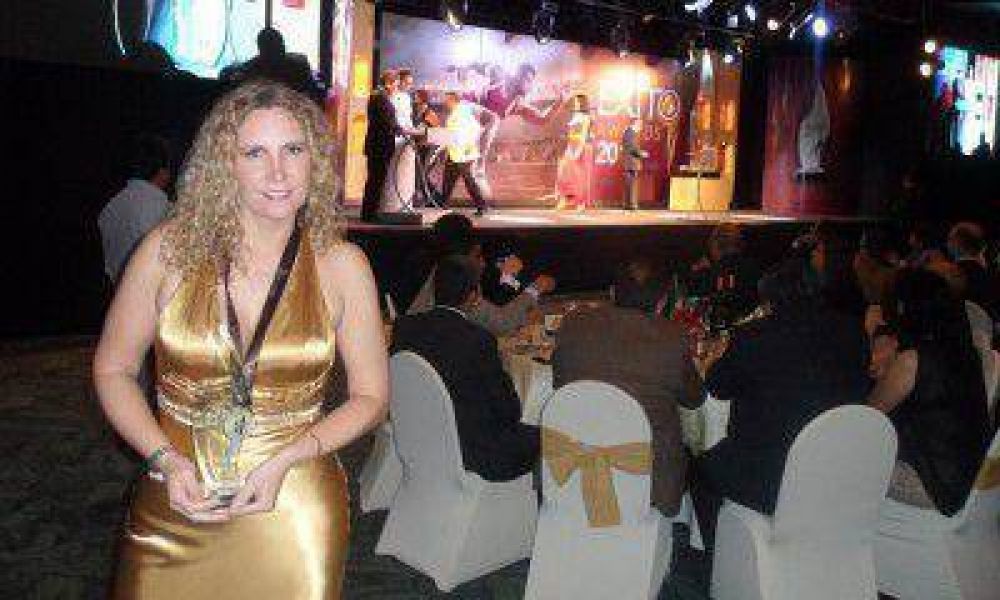 "Exito Awards 2012": este ao lo gan la mendocina Silvana Biagiotti 