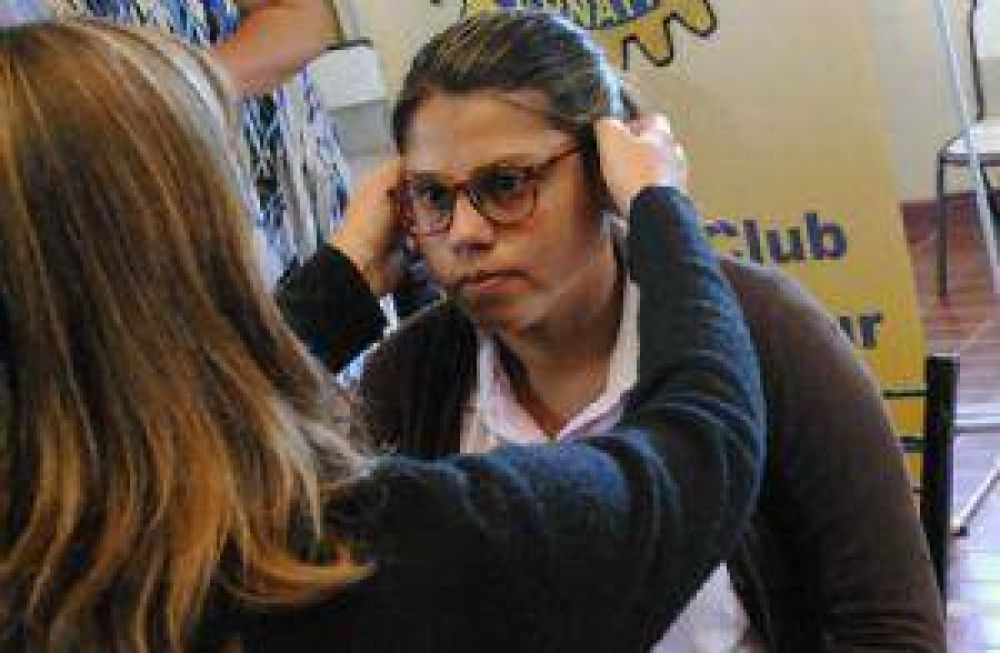 Una acci�n solidaria reparti� anteojos a chicos de Lavalle 