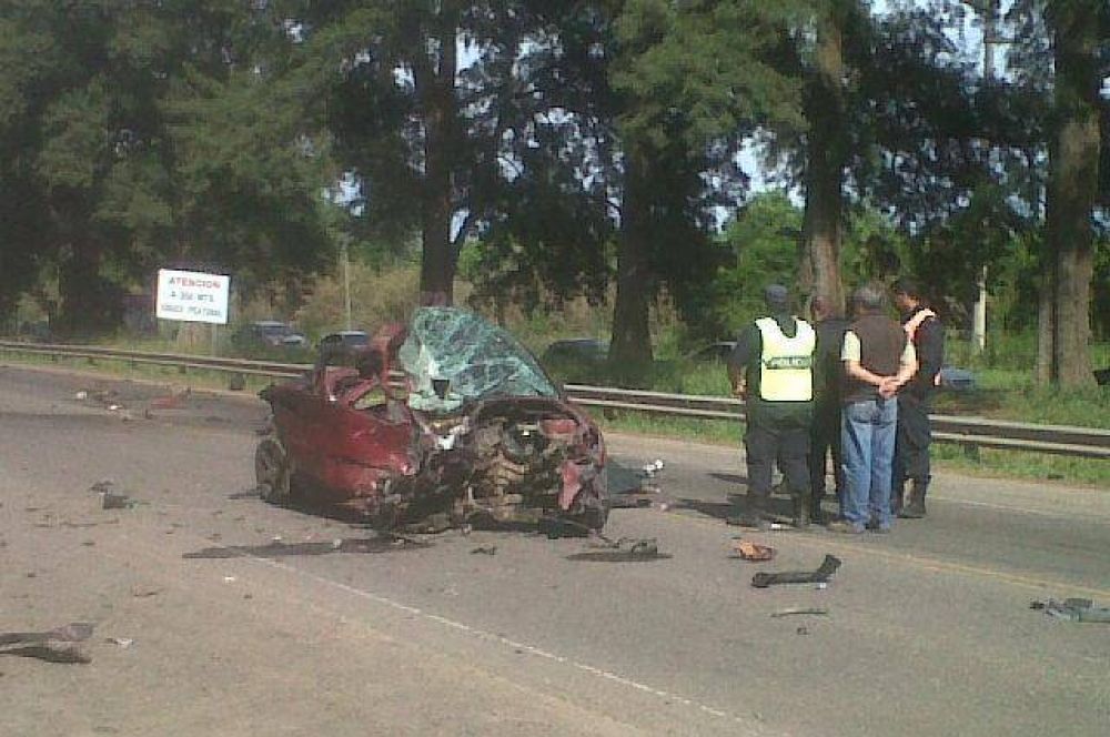 Otro choque mortal en la ruta 5 : perdi� la vida un joven a la altura del barrio Hoster�a