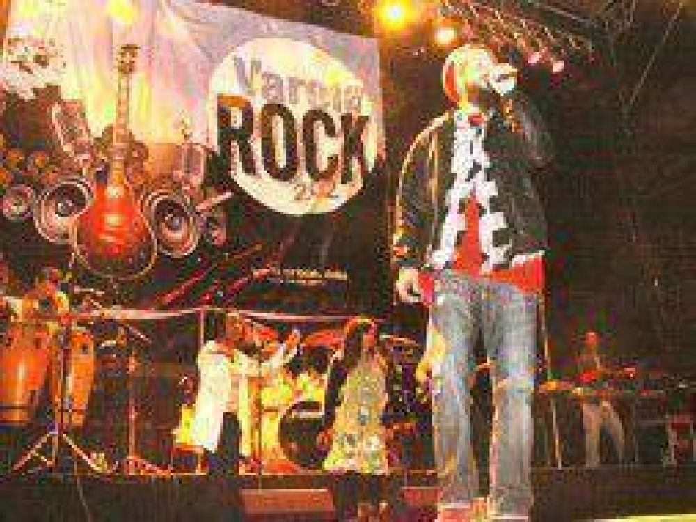 Nonpalidece hizo delirar a una multitud en el cierre del Varela Rock 2012
