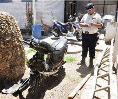 Atropellan a dos hermanos y uno muri� en el acto	