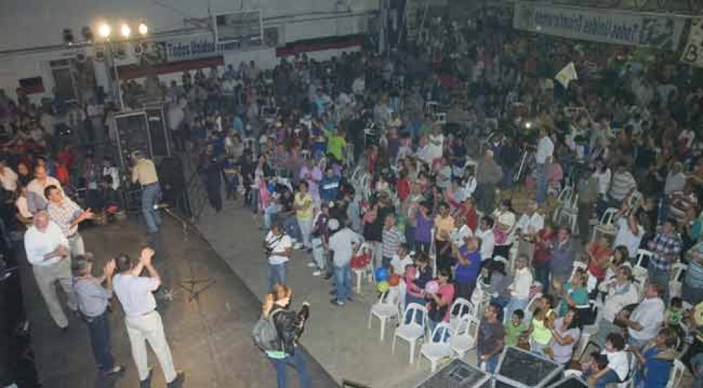  Luis Larra�aga festej� el primer aniversario del triunfo que lo llev� a ser intendente 