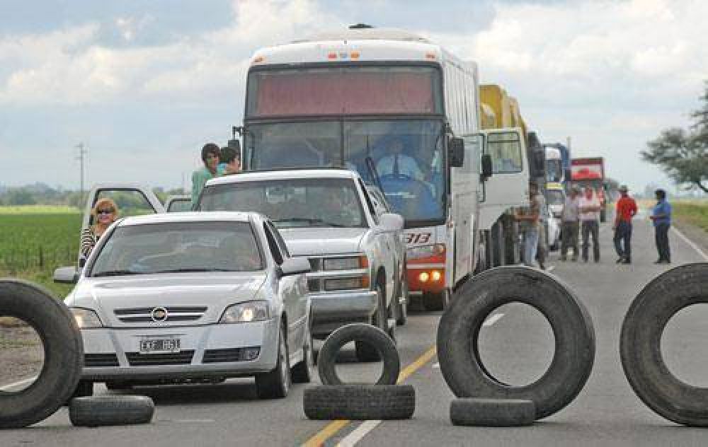 Los camioneros se quejan porque realizan menos viajes.