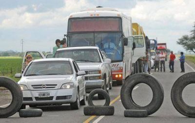 Los camioneros se quejan porque realizan menos viajes.
