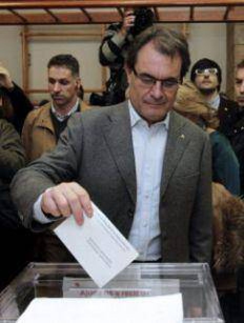 Vot� Catalu�a, con un ojo puesto en la soberan�a 