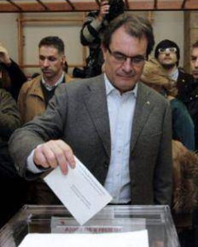 Vot� Catalu�a, con un ojo puesto en la soberan�a 