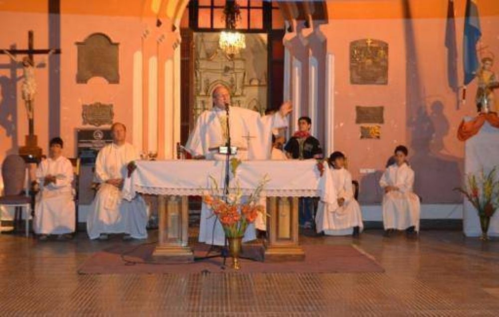 En una di�cesis centenaria una iglesia con brillo propio  