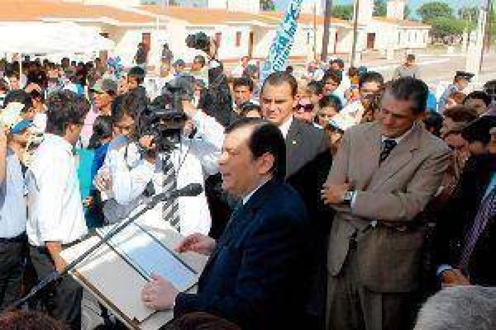 El gobernador entregar� 690 viviendas en la capital santiague�a y en La Banda 