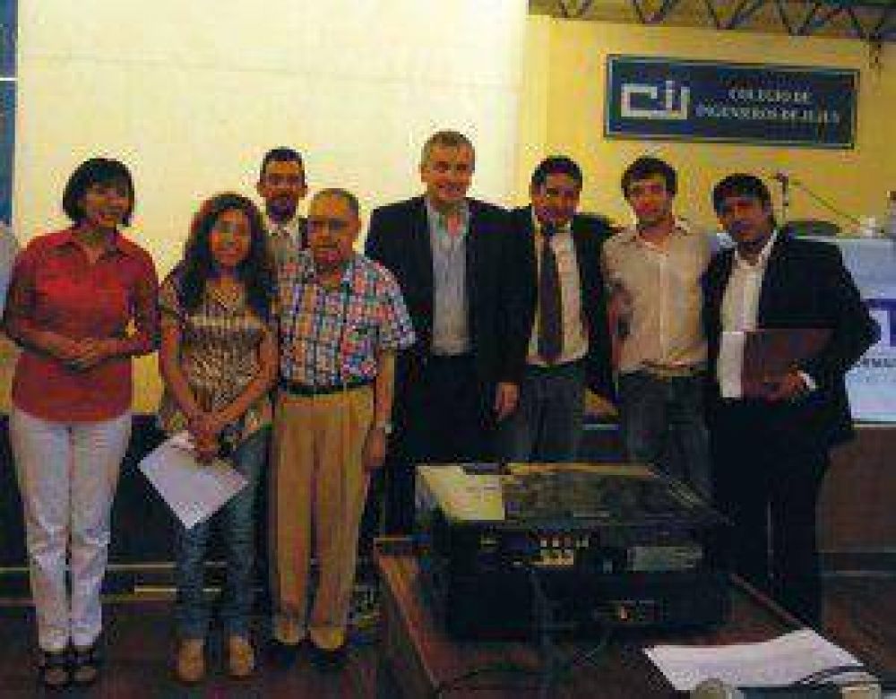Presentaci�n del �Instituto de Formaci�n y Capacitaci�n Construir� 