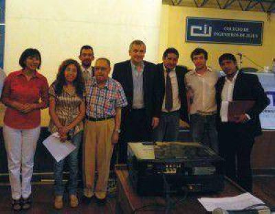 Presentaci�n del �Instituto de Formaci�n y Capacitaci�n Construir� 