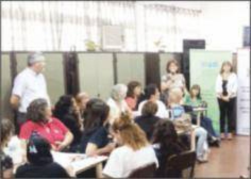 Aseguran que hay j�venes que dejan de ir a la escuela porque son discriminados 