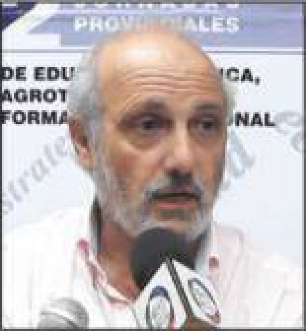 �El Estado paga los salarios a la mayor�a de los docentes de escuelas privadas�, dijo Jacobo