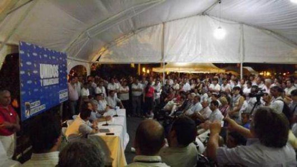 Foro kirchnerista cuestion� carencia de pol�ticas sociales