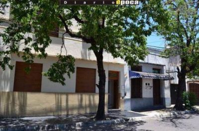 Molieron a golpes a un joven en asalto a dos casas contiguas