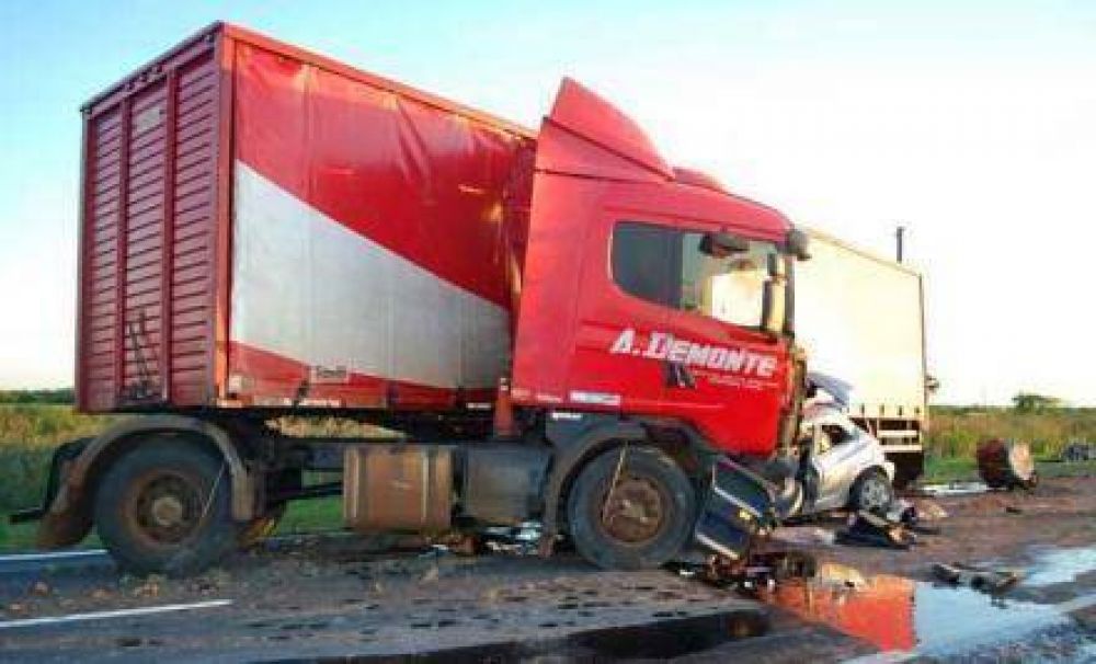 Cuatro victimas fatales en accidente en la ruta 11  