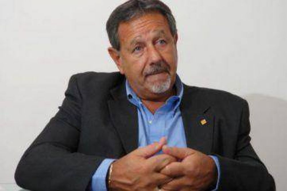 Roberti quiere a Scioli y Massa, no a Macri