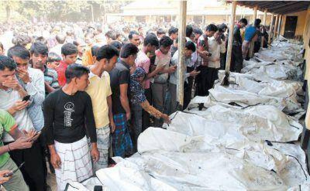 Bangladesh: m�s de 120 muertos al incendiarse una f�brica textil