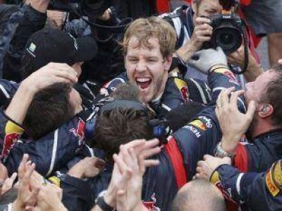 Vettel fue sexto y se consagr� como tricampe�n m�s joven de la F�rmula Uno
