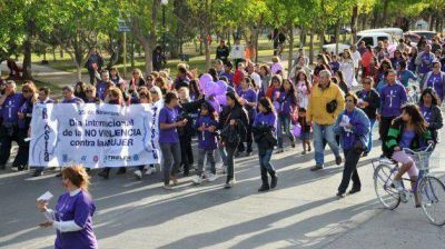 Se realiz� en Trelew marcha contra la violencia de g�nero