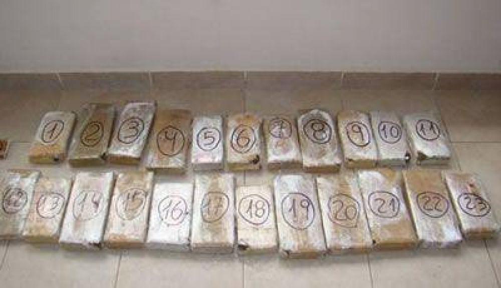 Gendarmer�a secuestr� m�s de 22 kilos de marihuana y coca�na en Piedra Buena