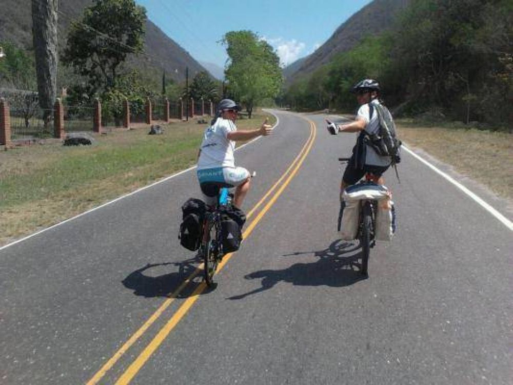 Dos catamarque�os unir�n Usuhaia y La Quiaca en bicicleta‏