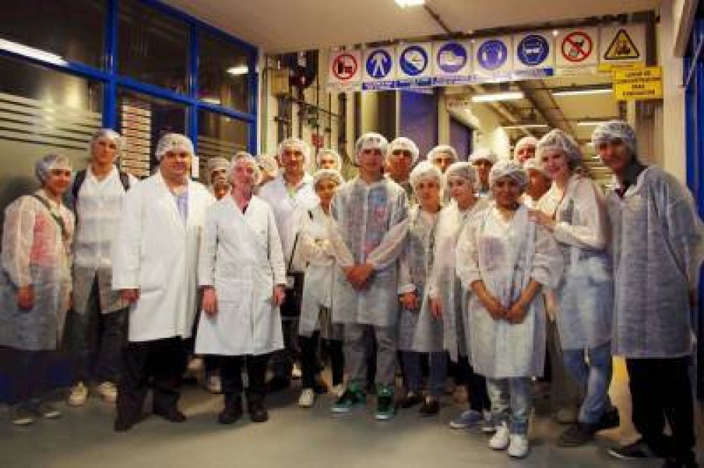 Alumnos de la Polit�cnica de Madryn conocieron como trabaja Exal Group