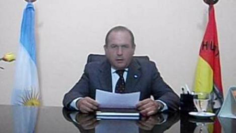 Denunci� a Hoffman por retenci�n indebida de sueldo