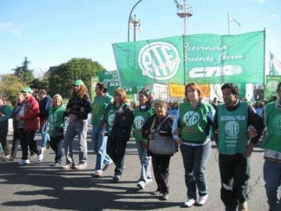 ATE Pilar - Exaltaci�n de la Cruz se moviliza para pedir mejoras para los trabajadores municipales
