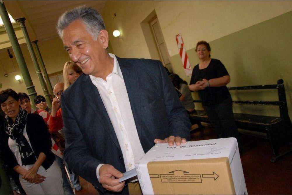 Un nuevo espacio del PJ "no K" busca sumar a Scioli y a De la Sota