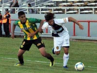 Aldosivi se top� con un Rosario Central que viene en alza y perdi� en el Minella