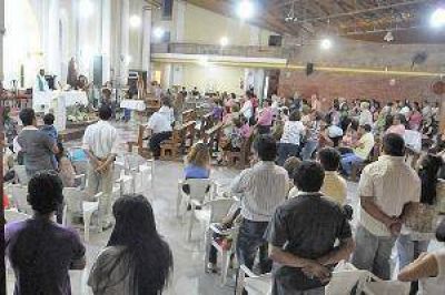 Familiares y amigos de Leda rogaron en una misa para que se haga justicia 