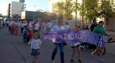 En S�enz Pe�a, recordaron el D�a de la Lucha Internacional contra la Violencia hacia la Mujer