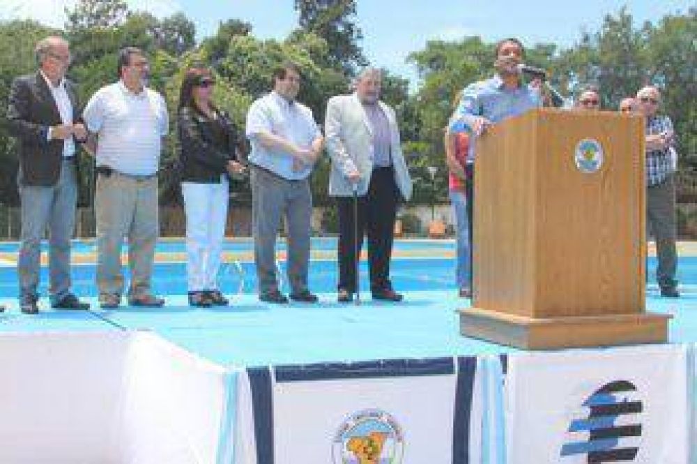 El Centro de Empleados de Comercio inaugur� su temporada de pileta