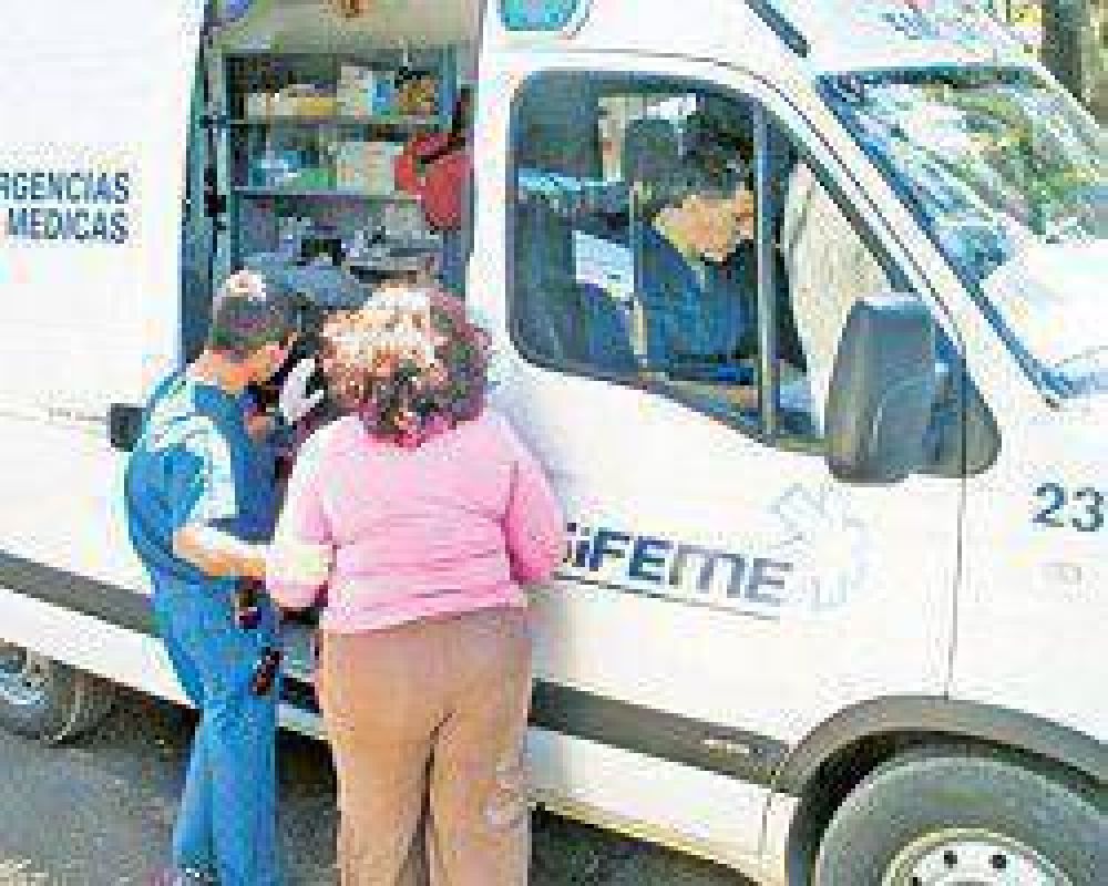 Polic�as se arrojaron al canal del Norte y salvaron a una adolescente de 15 a�os