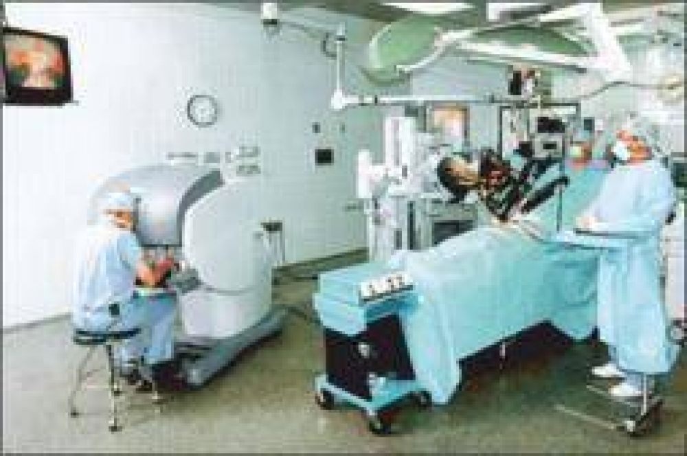 Finaliz� la capacitaci�n al personal del Madariaga que manipular� el robot Da Vinci