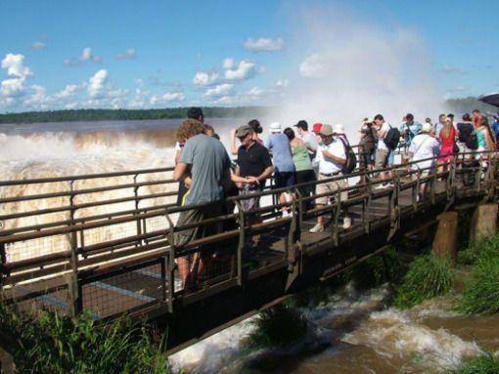 Cataratas cierra el fin de semana superando su r�cord total de 2011