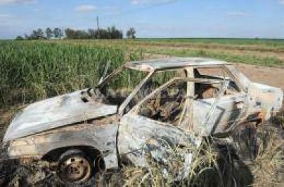 Hallan un cuerpo calcinado, dentro de un auto, en Ca�ada de Viclos 