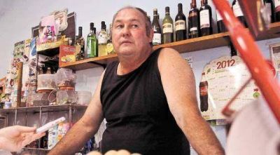 Un arriesgado comerciante desbarat� un asalto