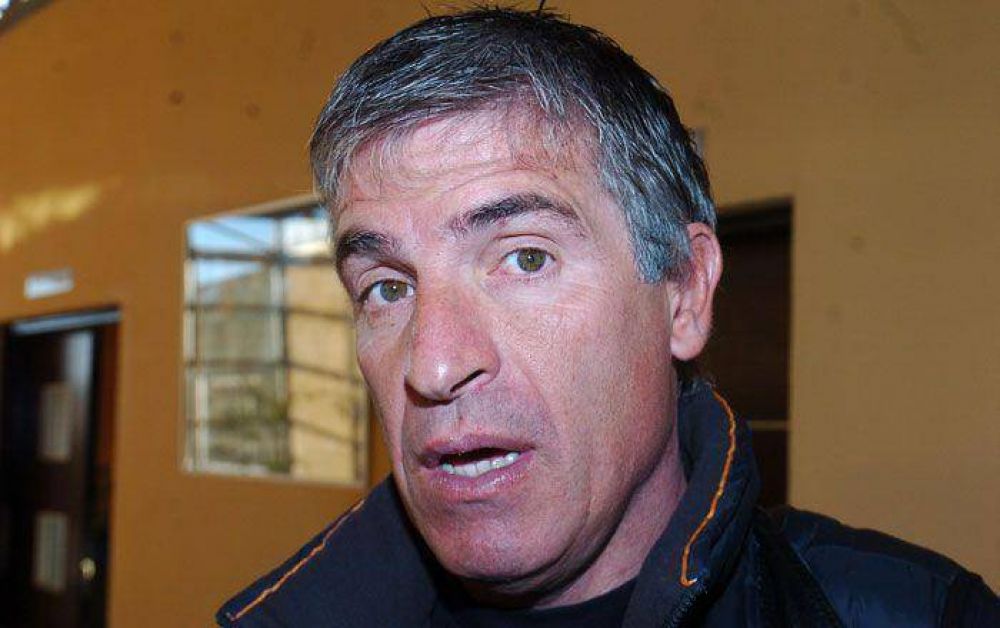 Un ex Director T�cnico de Olimpo choc� y minti�, pero qued� escrachado por las c�maras