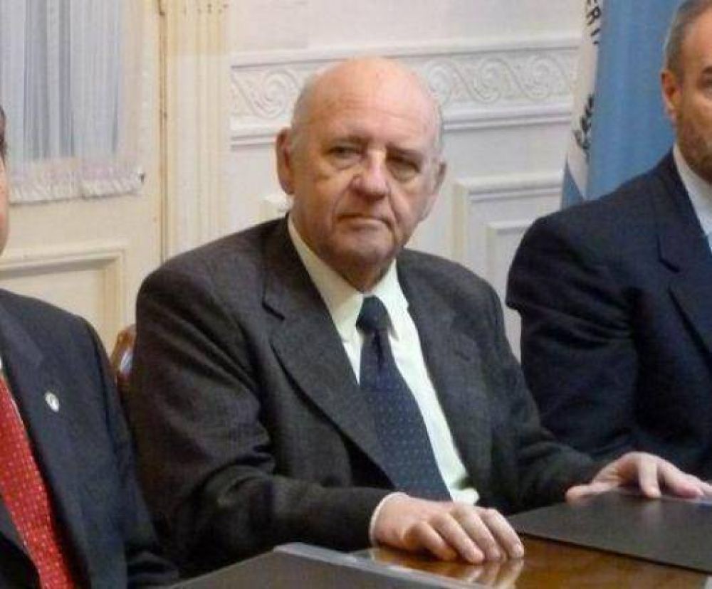 Carlos Rub�n qued� solo