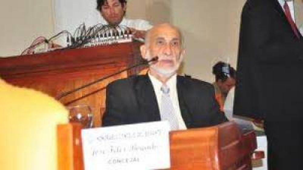 F�lix Bogado reconoci� que por la crisis los taxis y remises s�lo trabajan 15 d�as al mes