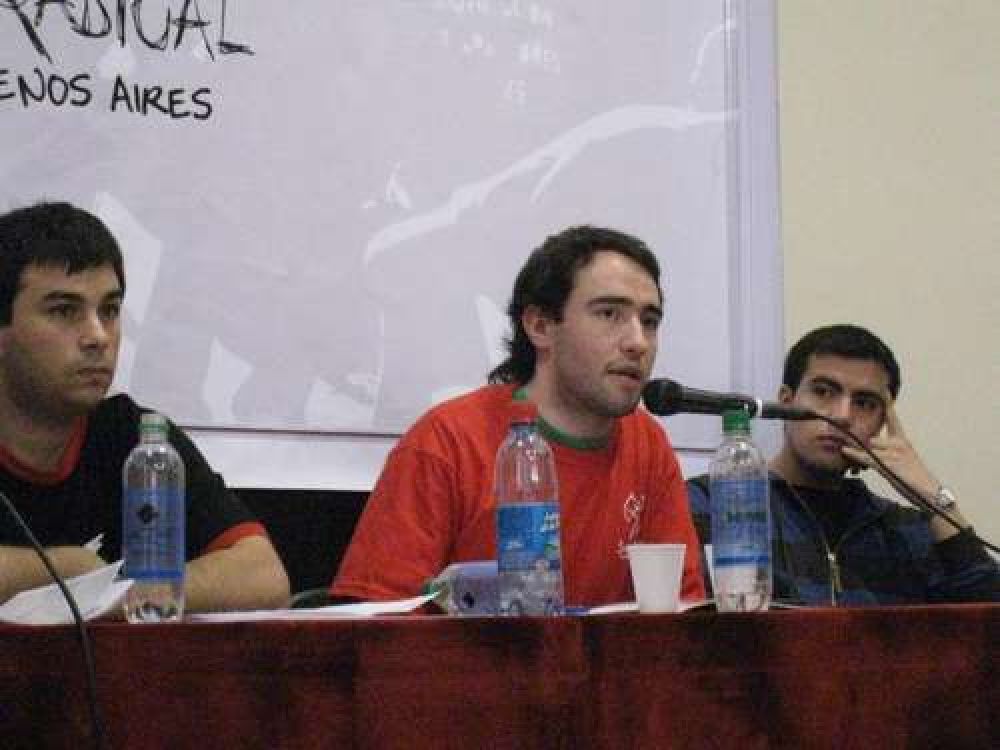 El azule�o Lucas Olabarriaga fue electo presidente del I Congreso de la Juventud Radical provincial