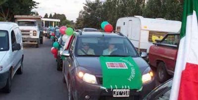 Una caravana de sociedades italianas recorri� las calles de Santa Rosa y Toay 