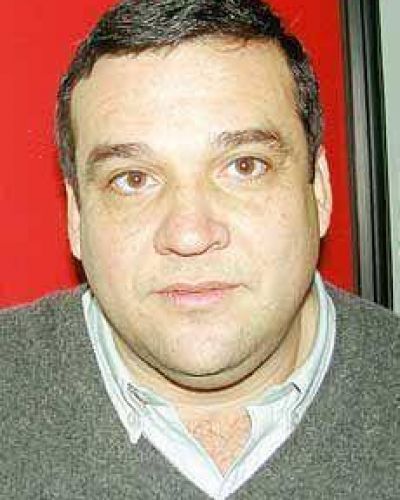 Osvaldo Z�rate: "Es necesario aumentar los salarios de urgencia".